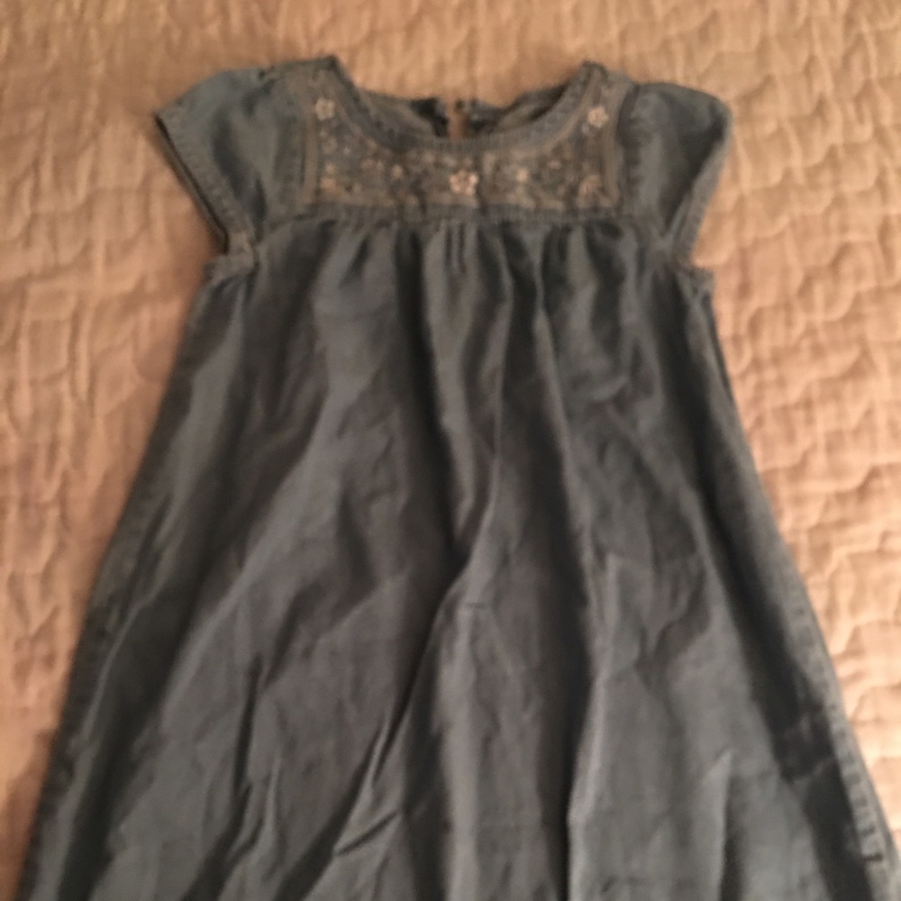 Girls Size 6 chambray dress